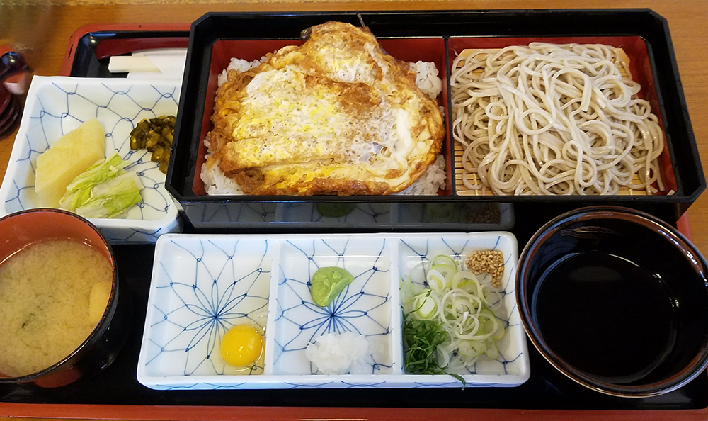 蕎麦屋すずきや日本食かつ丼セット